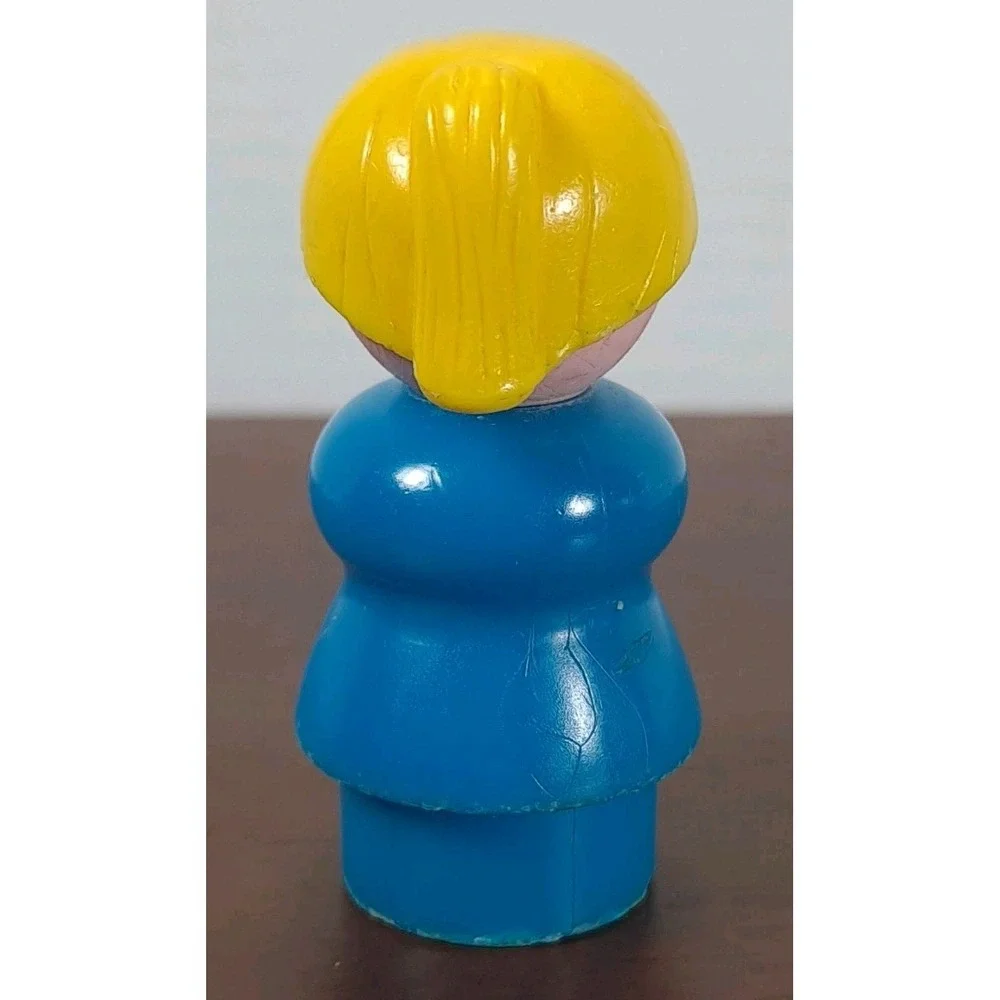 Fisher-Price Little People Vintage Women Blue Dress Blonde Hair‎